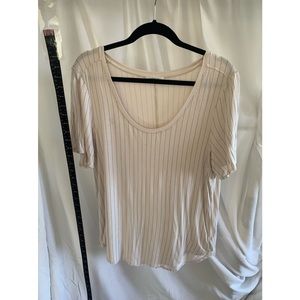 Babaton tshirt. Great material. Comfortable and flattering.